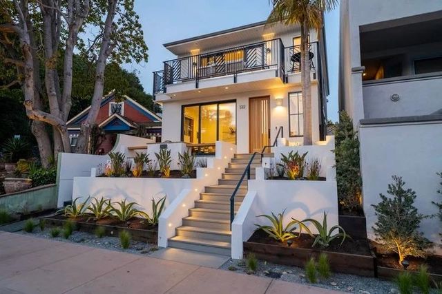 322 Capitola Avenue, Capitola, CA 95010