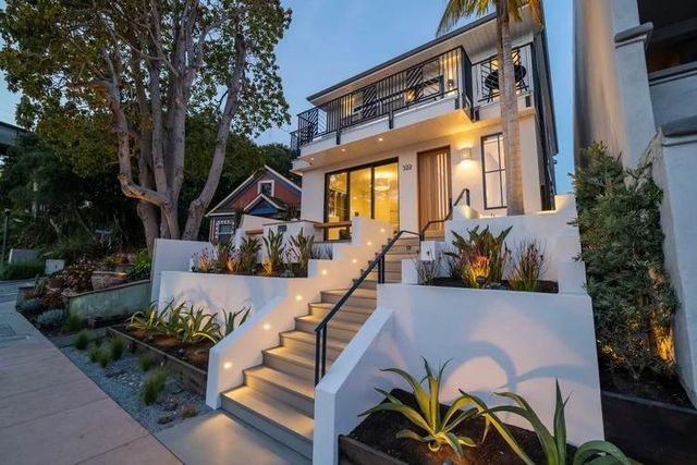 322 Capitola Avenue, Capitola, CA 95010