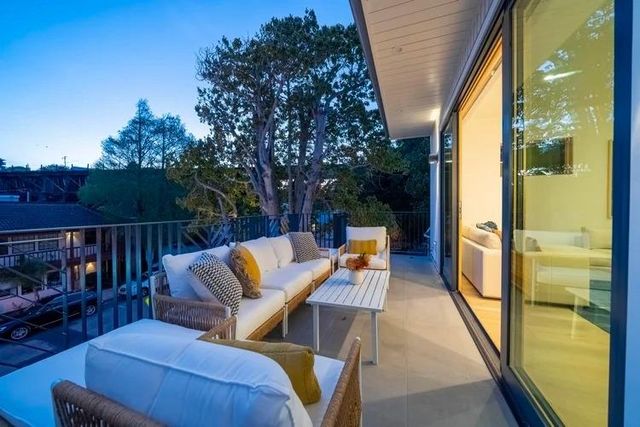 322 Capitola Avenue, Capitola, CA 95010