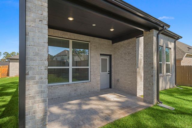 275 Mallards Rim Drive, Willis, TX 77318