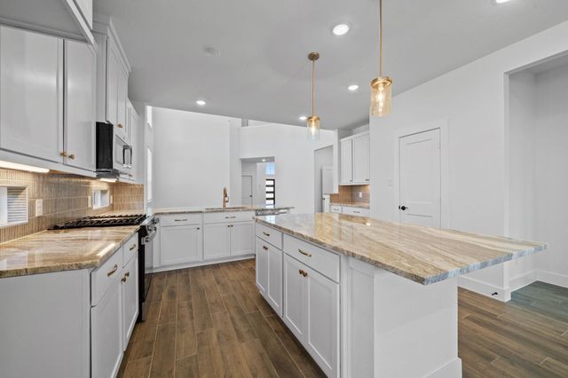 275 Mallards Rim Drive, Willis, TX 77318