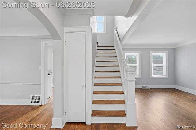 1956 Pinecrest Drive, Ferndale, MI 48220