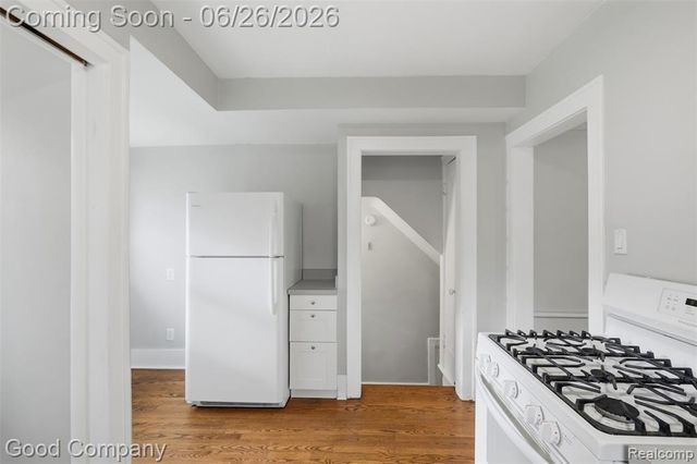 1956 Pinecrest Drive, Ferndale, MI 48220