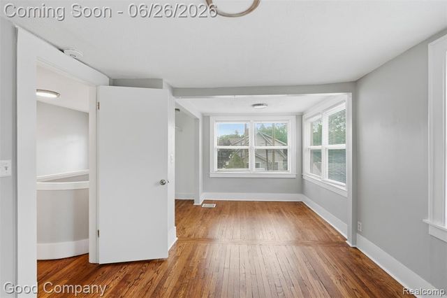 1956 Pinecrest Drive, Ferndale, MI 48220