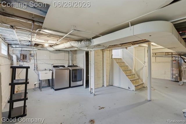 1956 Pinecrest Drive, Ferndale, MI 48220