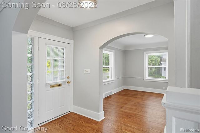 1956 Pinecrest Drive, Ferndale, MI 48220