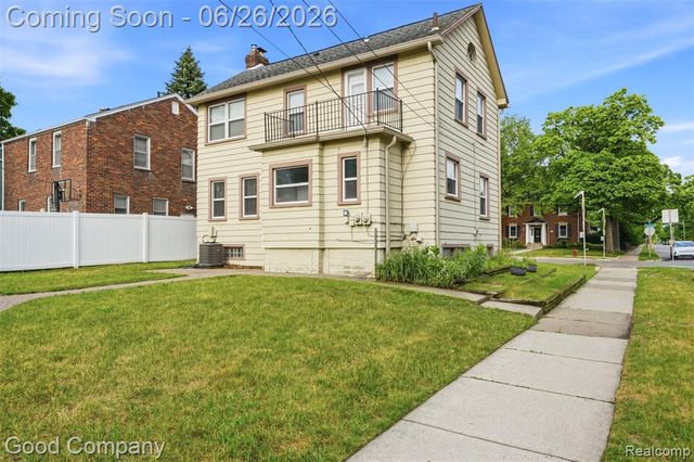 1956 Pinecrest Drive, Ferndale, MI 48220