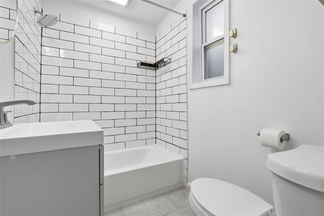 5843 Wilson Dr, Bethel Park, PA 15102