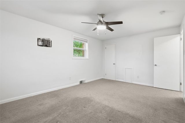 5843 Wilson Dr, Bethel Park, PA 15102