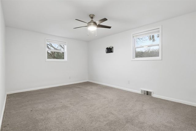 5843 Wilson Dr, Bethel Park, PA 15102