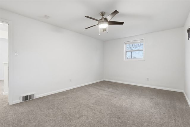 5843 Wilson Dr, Bethel Park, PA 15102