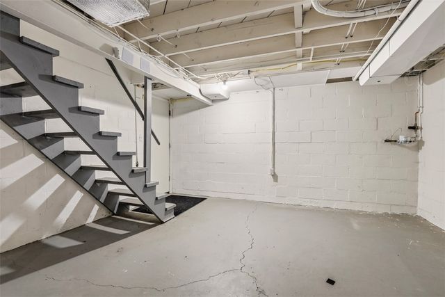 5843 Wilson Dr, Bethel Park, PA 15102