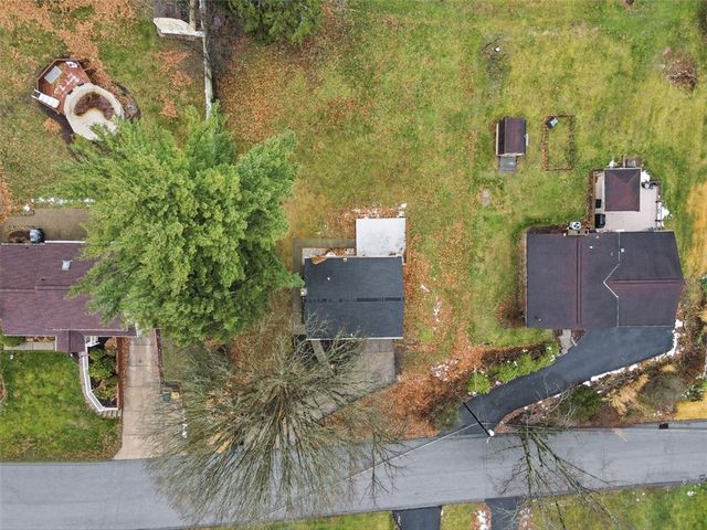 5843 Wilson Dr, Bethel Park, PA 15102