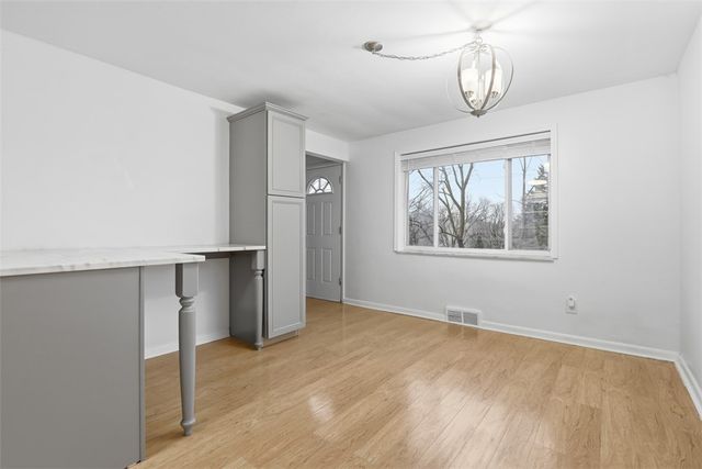 5843 Wilson Dr, Bethel Park, PA 15102