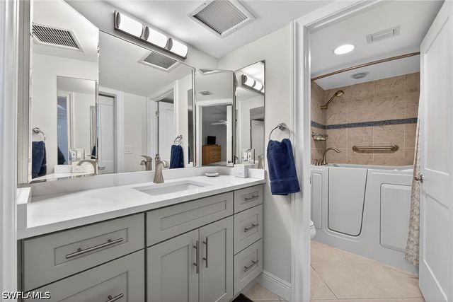 2900 Gulf Shore BLVD N 110, Naples, FL 34103