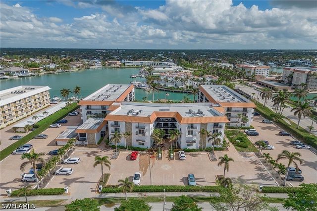 2900 Gulf Shore BLVD N 110, Naples, FL 34103