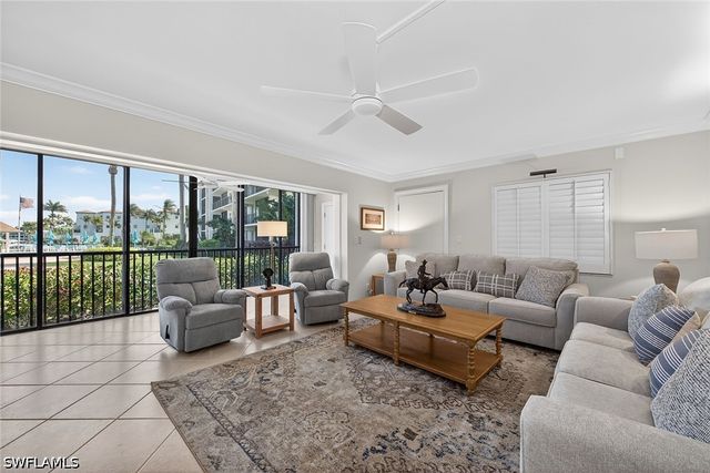 2900 Gulf Shore BLVD N 110, Naples, FL 34103