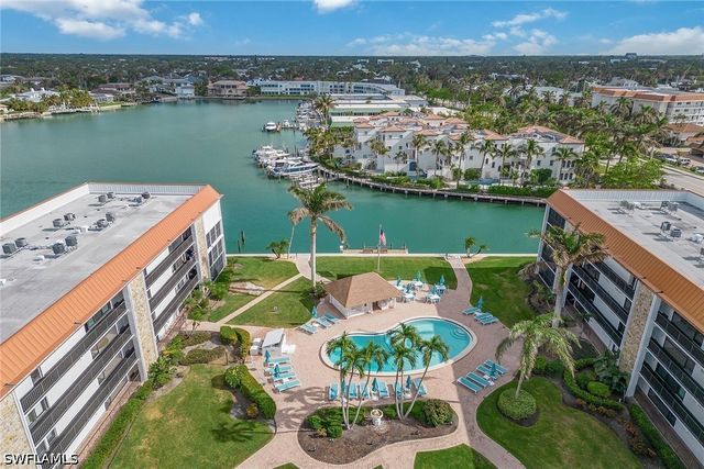 2900 Gulf Shore BLVD N 110, Naples, FL 34103