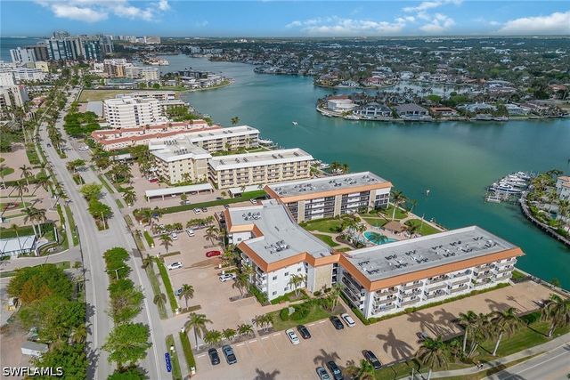 2900 Gulf Shore BLVD N 110, Naples, FL 34103