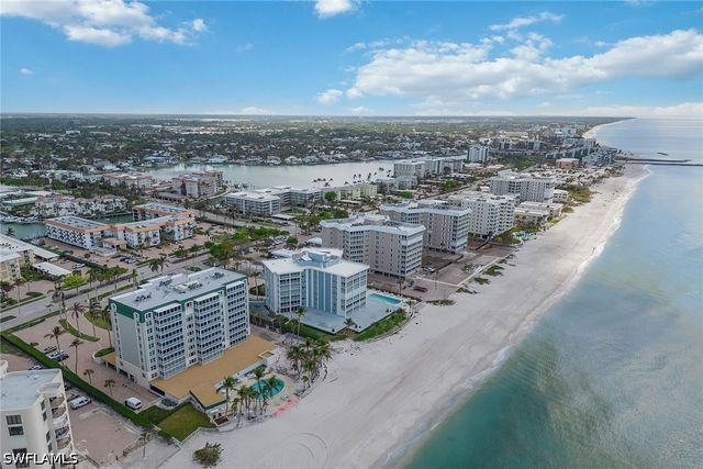 2900 Gulf Shore BLVD N 110, Naples, FL 34103