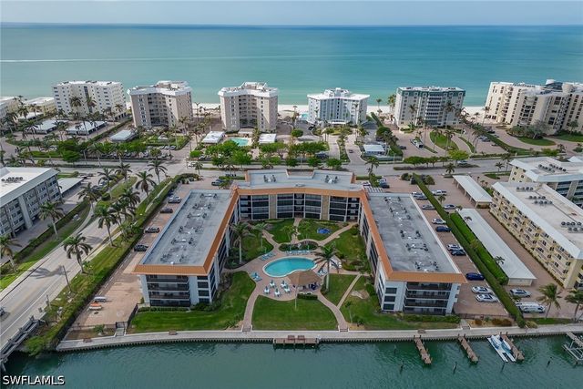 2900 Gulf Shore BLVD N 110, Naples, FL 34103