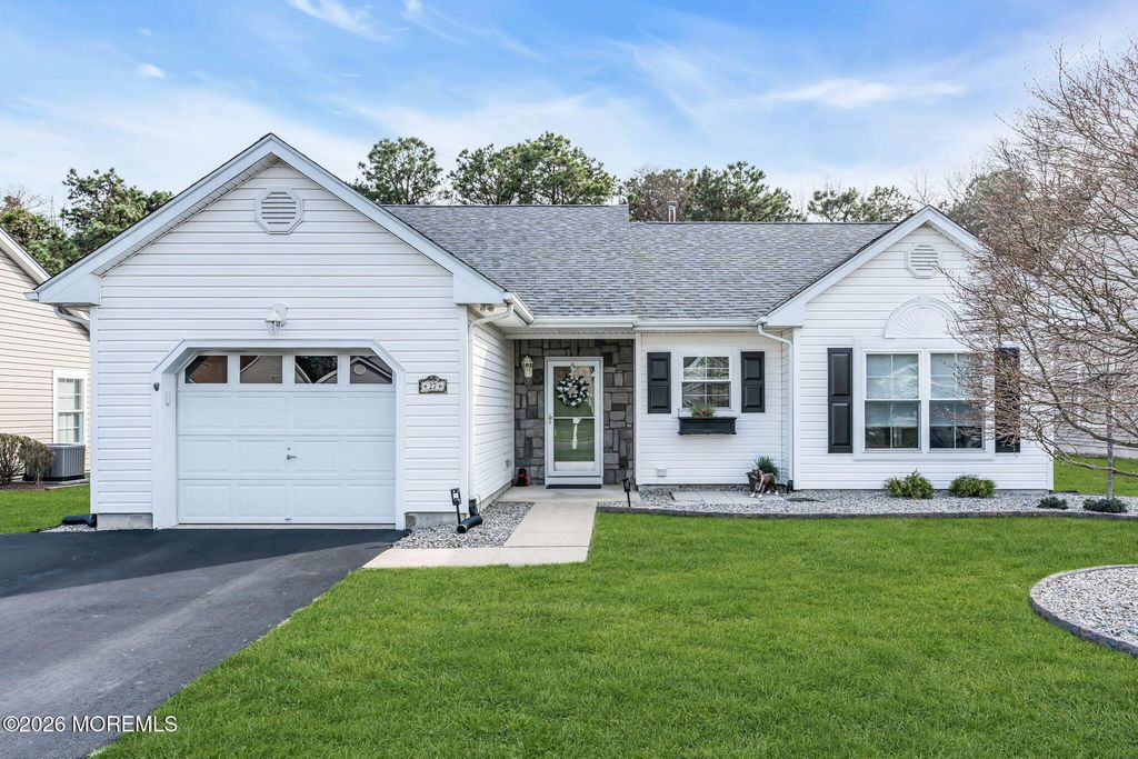 27 Molly Lane, Brick, NJ 08723