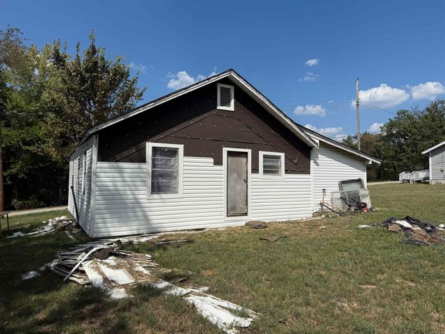 111 S Spring Street Street, Marshall, AR 72650