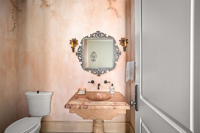 4 Glendenning Lane, Houston, TX 77024