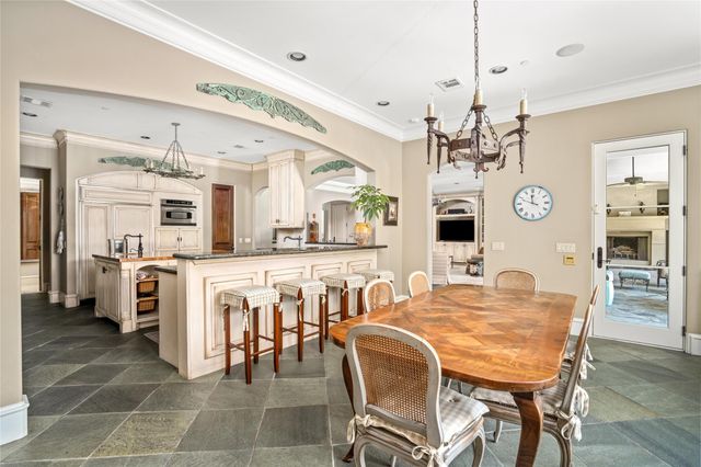 4 Glendenning Lane, Houston, TX 77024