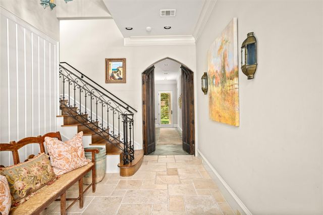 4 Glendenning Lane, Houston, TX 77024