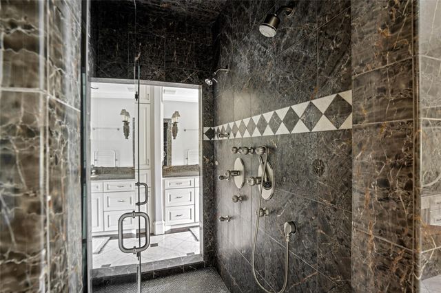 4 Glendenning Lane, Houston, TX 77024