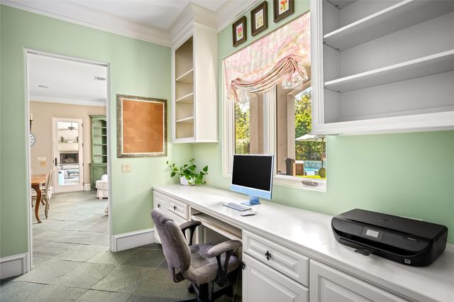 4 Glendenning Lane, Houston, TX 77024