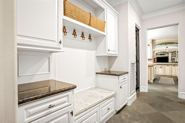 4 Glendenning Lane, Houston, TX 77024