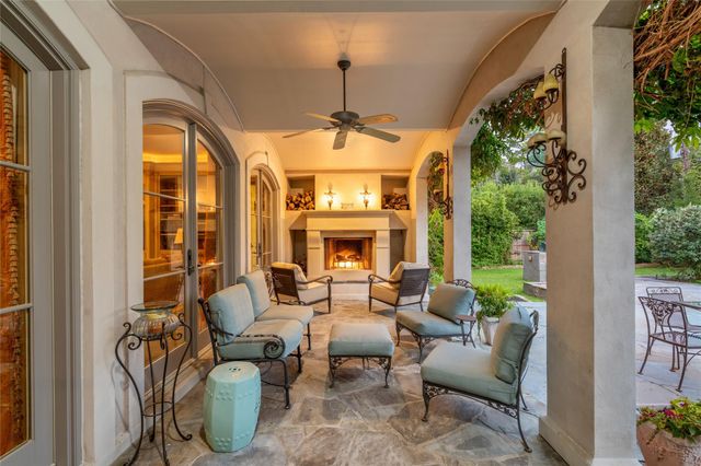 4 Glendenning Lane, Houston, TX 77024