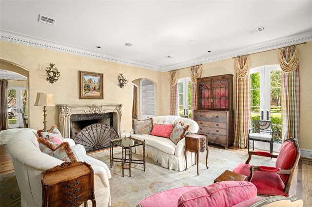 4 Glendenning Lane, Houston, TX 77024