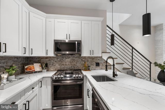 1417 STAPLES ST NE #201, Washington, DC 20002