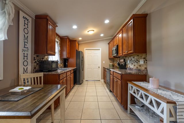 5 Linda Avenue, Dover, NH 03820