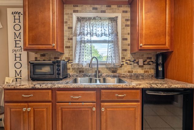 5 Linda Avenue, Dover, NH 03820