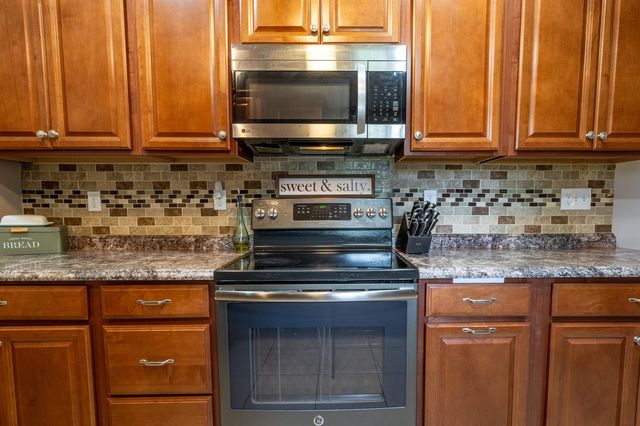5 Linda Avenue, Dover, NH 03820