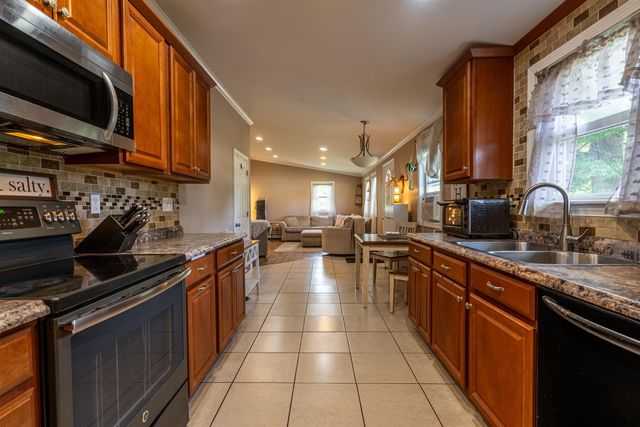 5 Linda Avenue, Dover, NH 03820