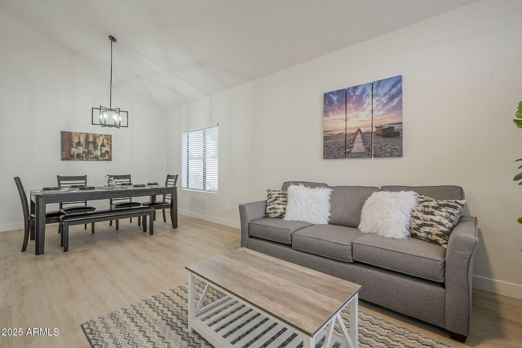 property-img
