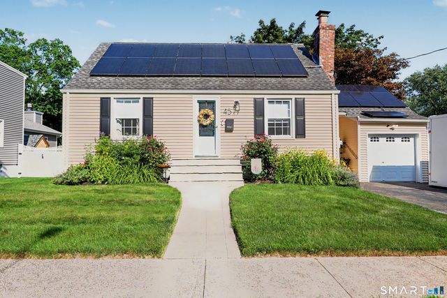 45 Harkness Drive, Milford, CT 06460
