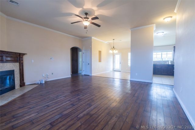 1172 E 148th Street S, Glenpool, OK 74033