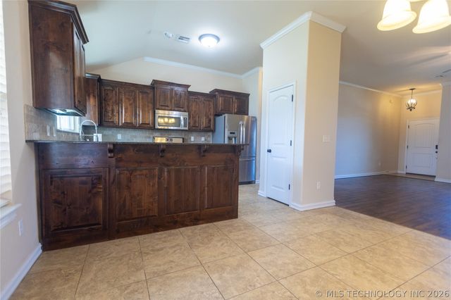 1172 E 148th Street S, Glenpool, OK 74033