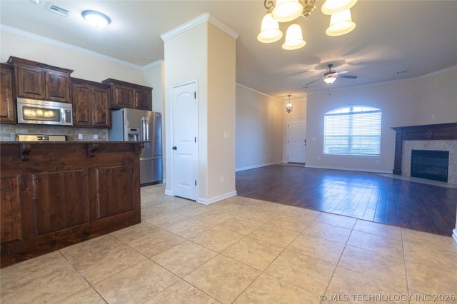 1172 E 148th Street S, Glenpool, OK 74033