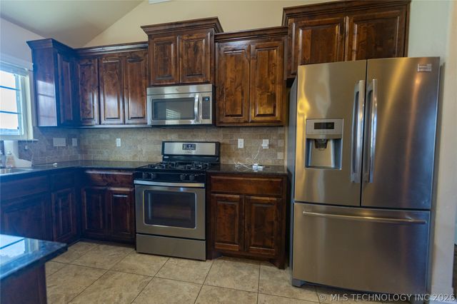 1172 E 148th Street S, Glenpool, OK 74033