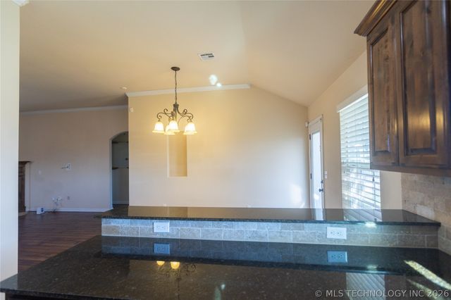 1172 E 148th Street S, Glenpool, OK 74033