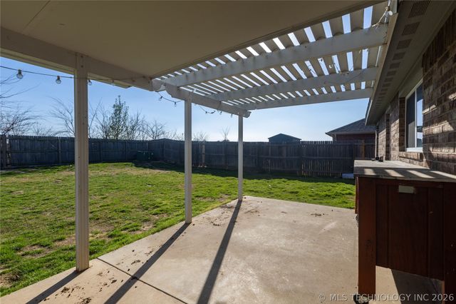 1172 E 148th Street S, Glenpool, OK 74033