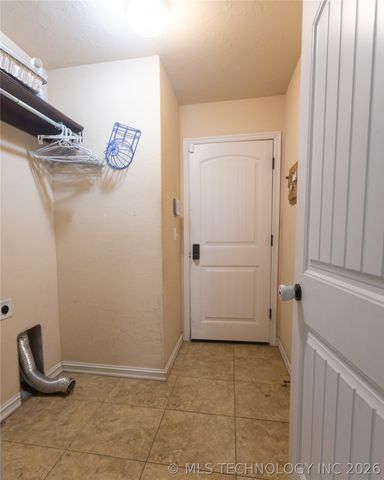 1172 E 148th Street S, Glenpool, OK 74033