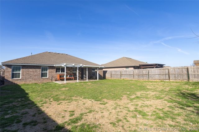 1172 E 148th Street S, Glenpool, OK 74033